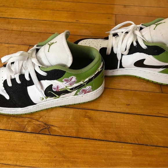 Nike Custom Design - Picture 4 of 4